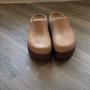 Dylan Platform Clogs